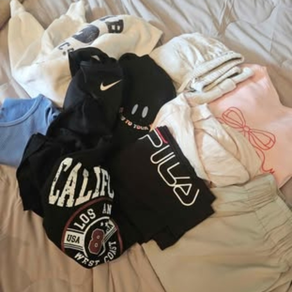 Lot Mystery Bag - Picture 2 of 2